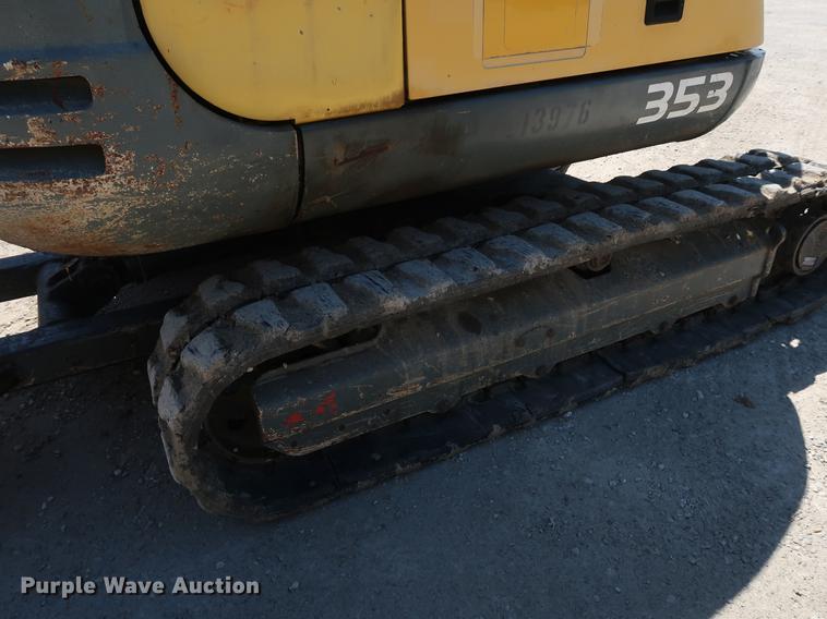 image for item DF3701 2007 Gehl 353 mini excavator