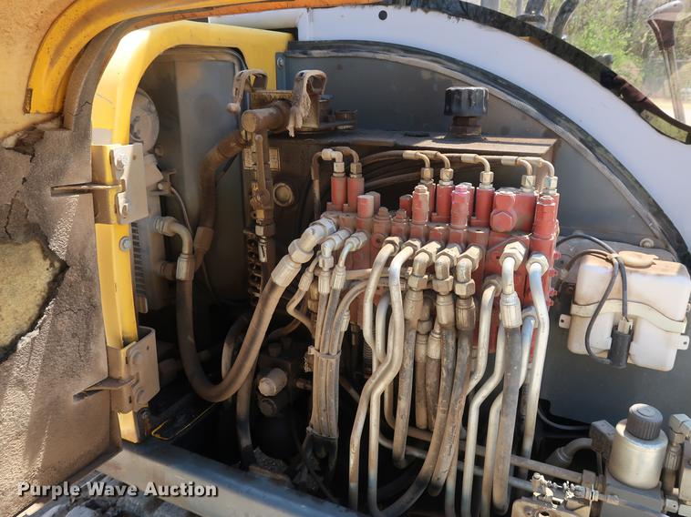 image for item DF3701 2007 Gehl 353 mini excavator