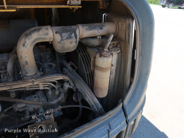 image for item DF3701 2007 Gehl 353 mini excavator