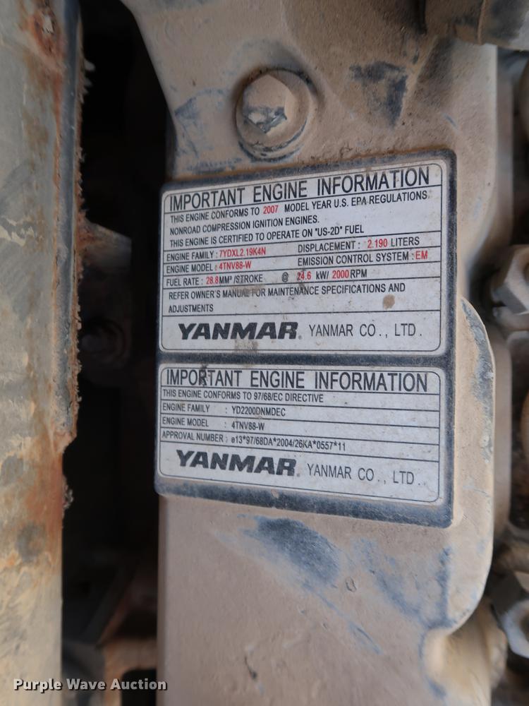 image for item DF3701 2007 Gehl 353 mini excavator