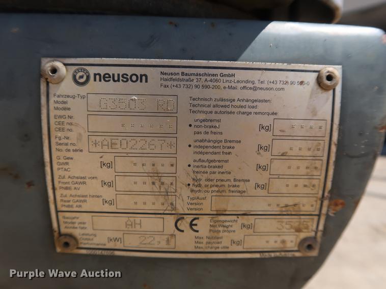 image for item DF3701 2007 Gehl 353 mini excavator