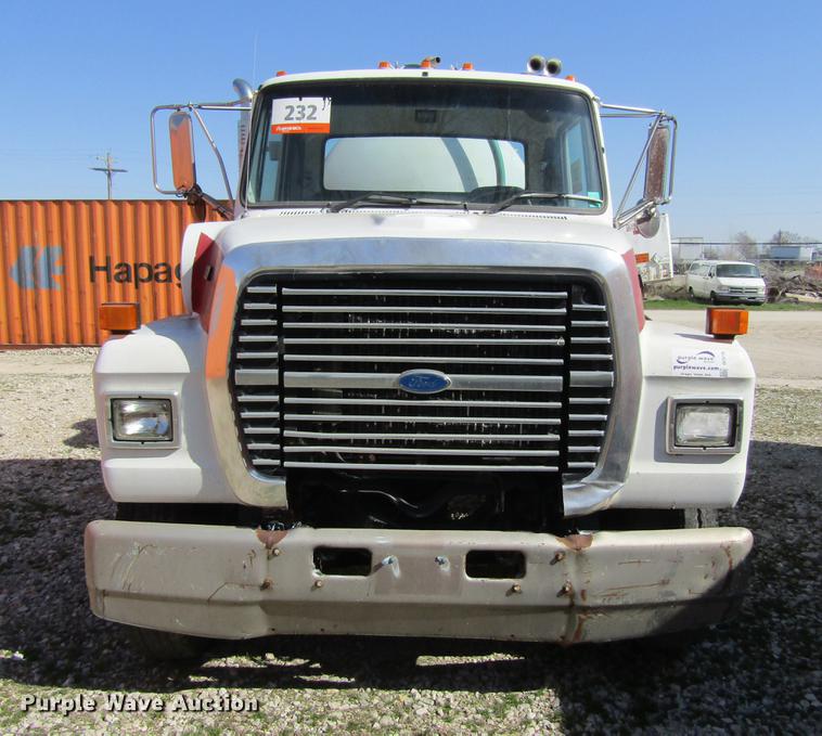 image for item DF3776 1996 Ford LN8000 vacuum truck