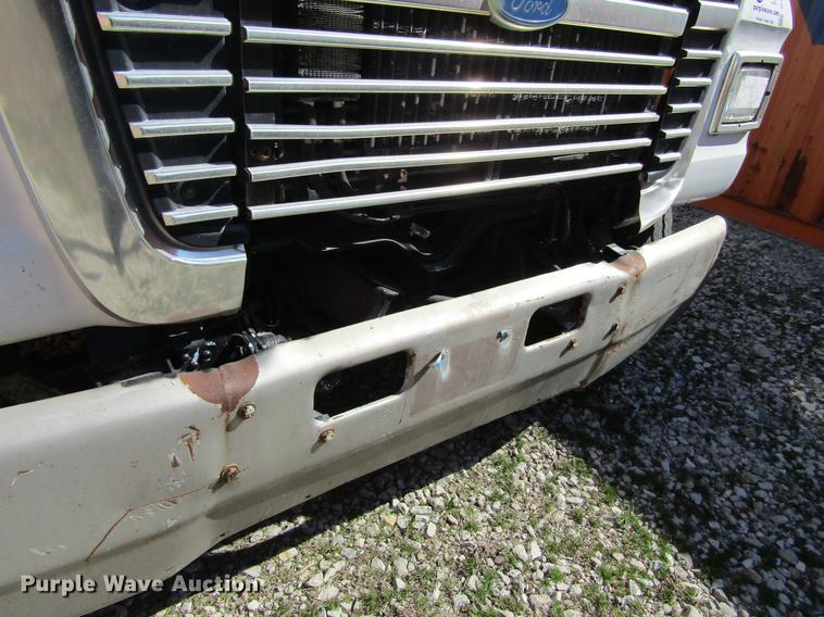 image for item DF3776 1996 Ford LN8000 vacuum truck