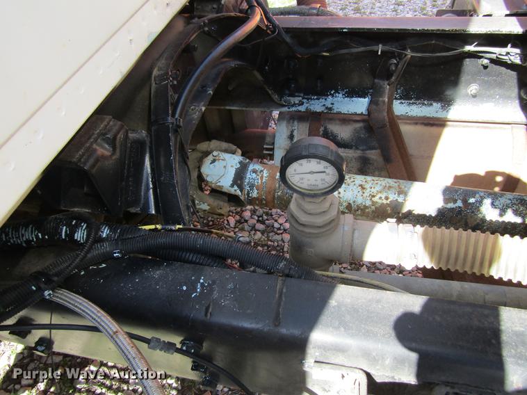 image for item DF3776 1996 Ford LN8000 vacuum truck