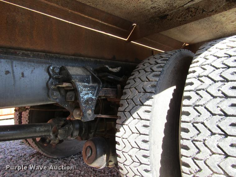 image for item DF3776 1996 Ford LN8000 vacuum truck