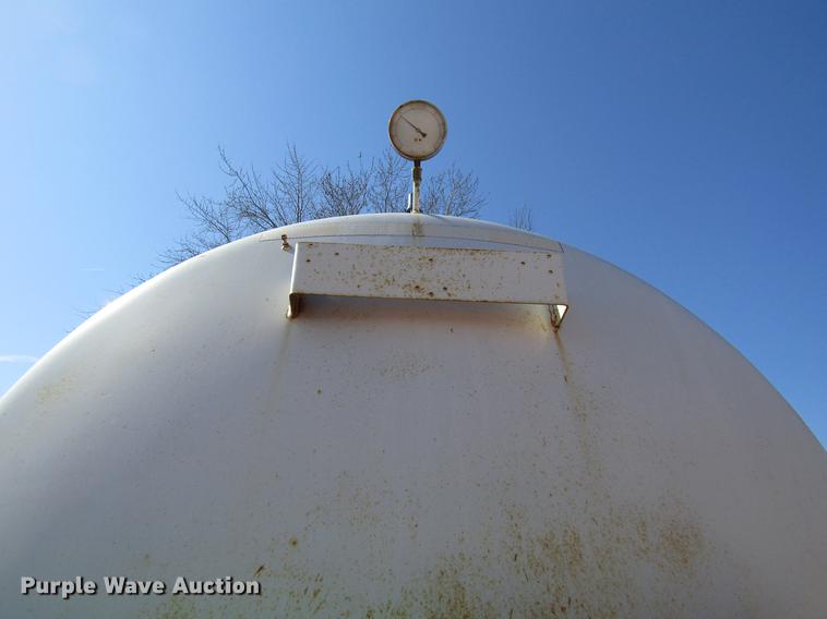 image for item DF3776 1996 Ford LN8000 vacuum truck