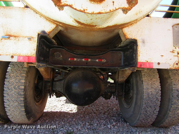 image for item DF3776 1996 Ford LN8000 vacuum truck