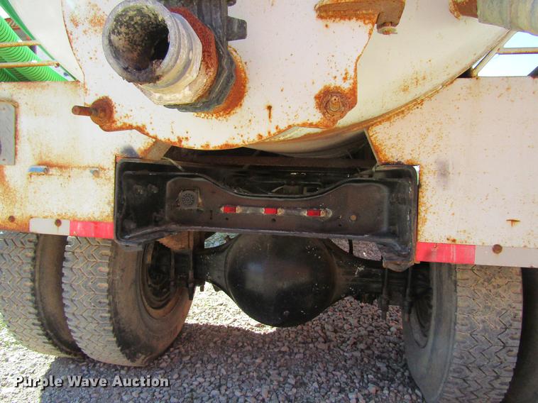 image for item DF3776 1996 Ford LN8000 vacuum truck