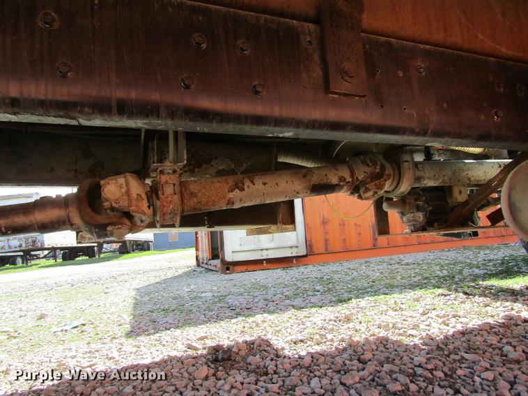 image for item DF3776 1996 Ford LN8000 vacuum truck