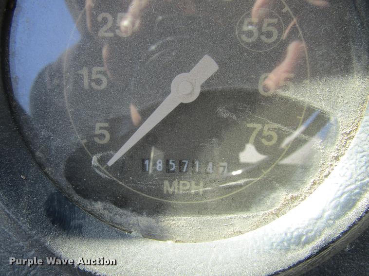 image for item DF3776 1996 Ford LN8000 vacuum truck