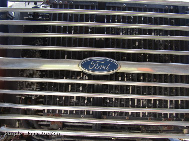 image for item DF3776 1996 Ford LN8000 vacuum truck