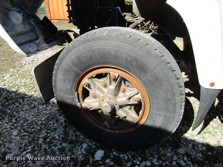 image for item DF3776 1996 Ford LN8000 vacuum truck