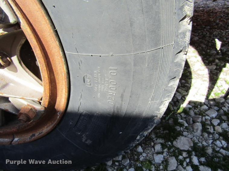 image for item DF3776 1996 Ford LN8000 vacuum truck