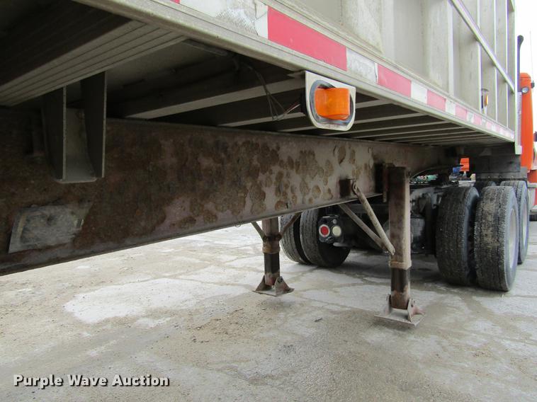 image for item DF3782 1998 East Randolph Eastern end dump trailer