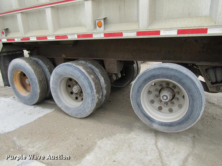 image for item DF3782 1998 East Randolph Eastern end dump trailer