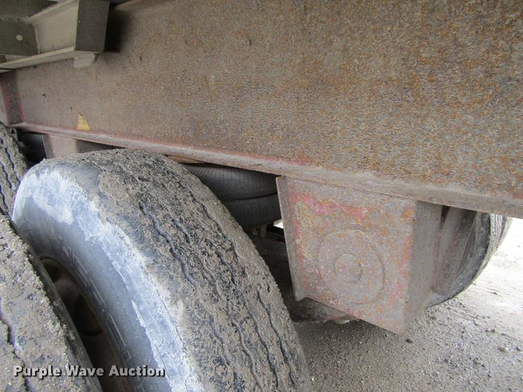 image for item DF3782 1998 East Randolph Eastern end dump trailer