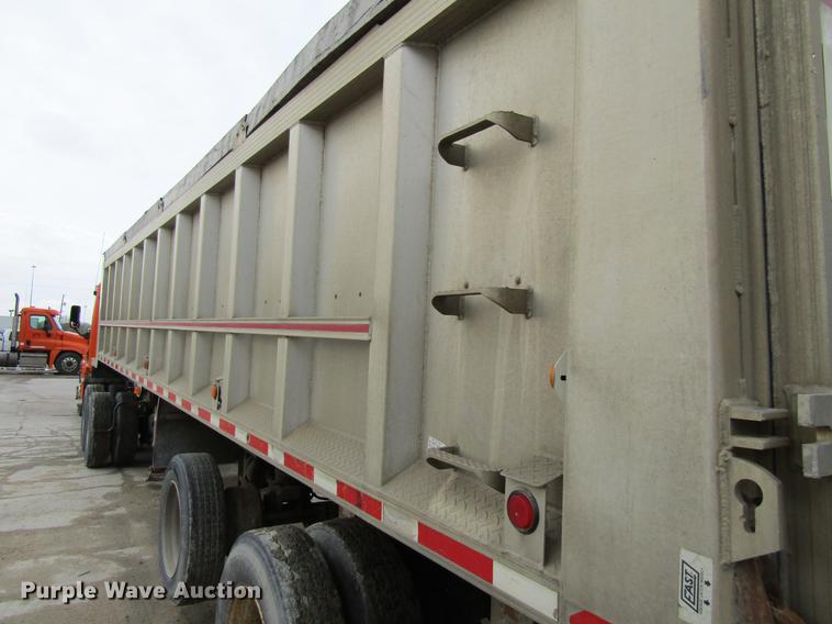 image for item DF3782 1998 East Randolph Eastern end dump trailer