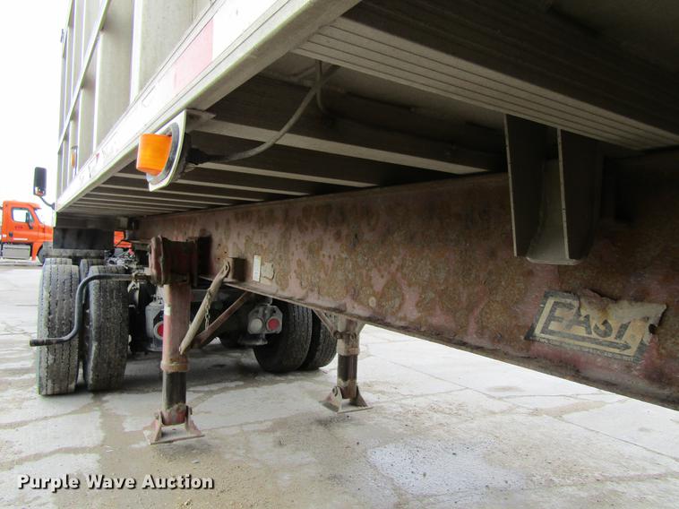 image for item DF3782 1998 East Randolph Eastern end dump trailer
