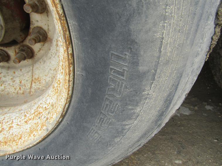 image for item DF3782 1998 East Randolph Eastern end dump trailer