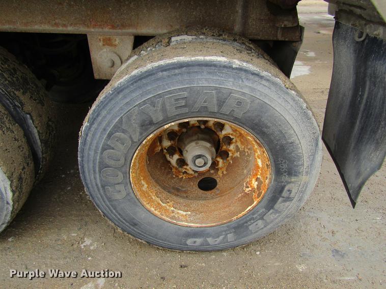 image for item DF3782 1998 East Randolph Eastern end dump trailer