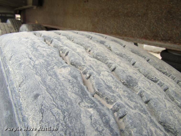 image for item DF3782 1998 East Randolph Eastern end dump trailer