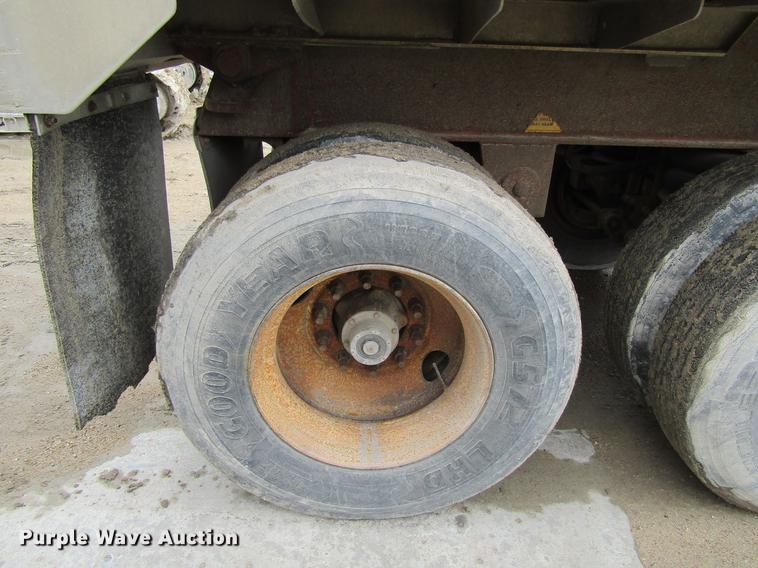 image for item DF3782 1998 East Randolph Eastern end dump trailer