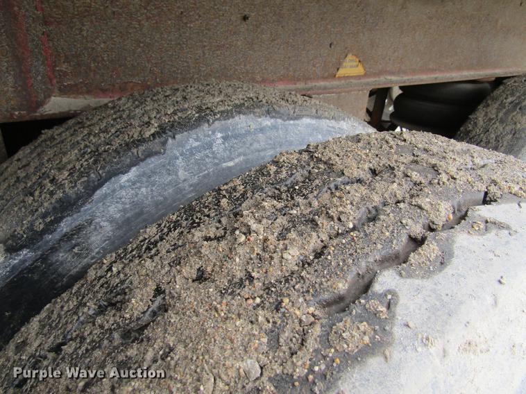 image for item DF3782 1998 East Randolph Eastern end dump trailer