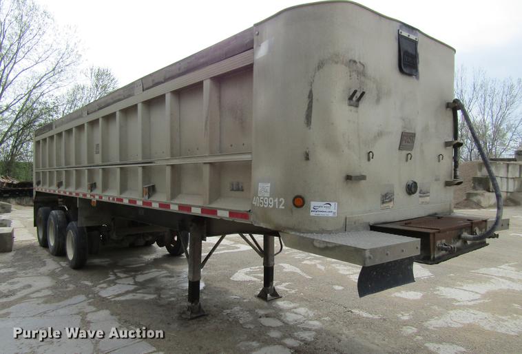 image for item DF3783 1999 East Randolph Eastern end dump trailer