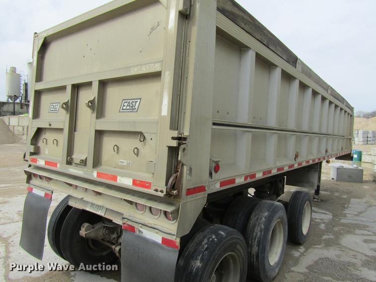 image for item DF3783 1999 East Randolph Eastern end dump trailer