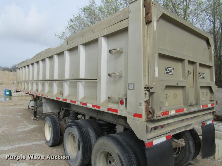 image for item DF3783 1999 East Randolph Eastern end dump trailer