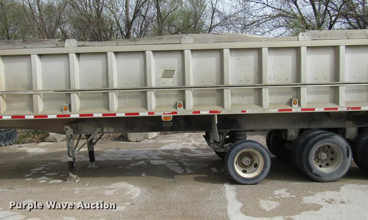 image for item DF3783 1999 East Randolph Eastern end dump trailer