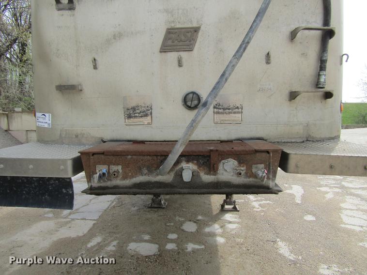 image for item DF3783 1999 East Randolph Eastern end dump trailer