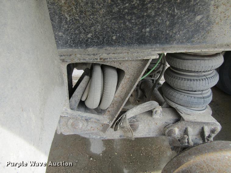 image for item DF3783 1999 East Randolph Eastern end dump trailer