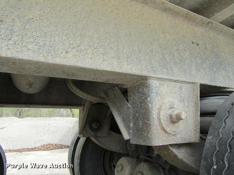 image for item DF3783 1999 East Randolph Eastern end dump trailer