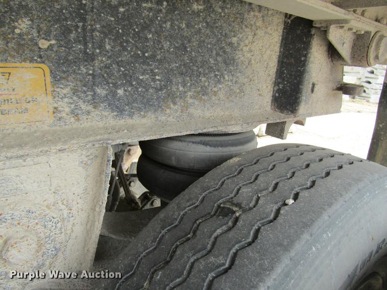 image for item DF3783 1999 East Randolph Eastern end dump trailer