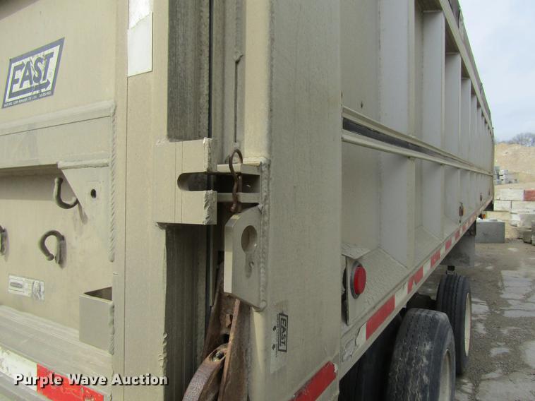 image for item DF3783 1999 East Randolph Eastern end dump trailer