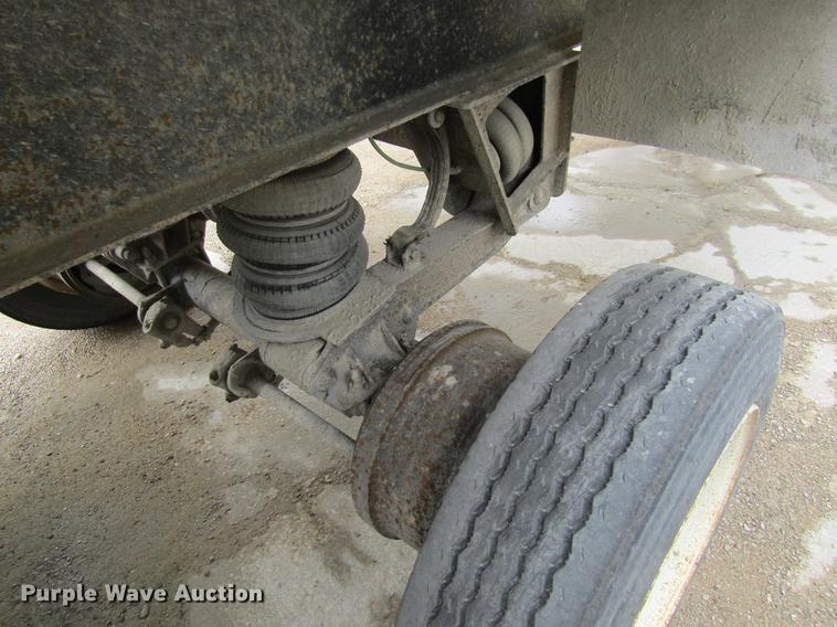 image for item DF3783 1999 East Randolph Eastern end dump trailer