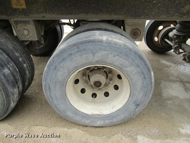 image for item DF3783 1999 East Randolph Eastern end dump trailer