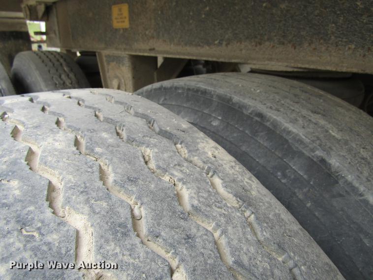 image for item DF3783 1999 East Randolph Eastern end dump trailer