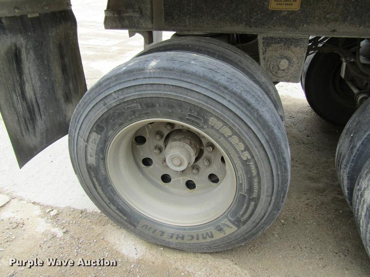 image for item DF3783 1999 East Randolph Eastern end dump trailer