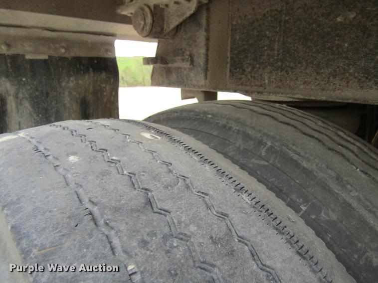 image for item DF3783 1999 East Randolph Eastern end dump trailer