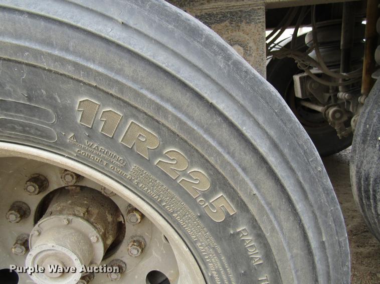 image for item DF3783 1999 East Randolph Eastern end dump trailer