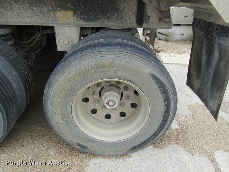 image for item DF3783 1999 East Randolph Eastern end dump trailer