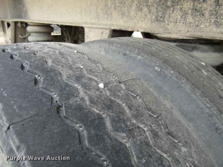 image for item DF3783 1999 East Randolph Eastern end dump trailer