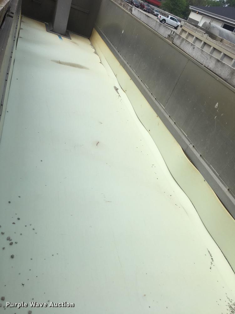 image for item DF3783 1999 East Randolph Eastern end dump trailer