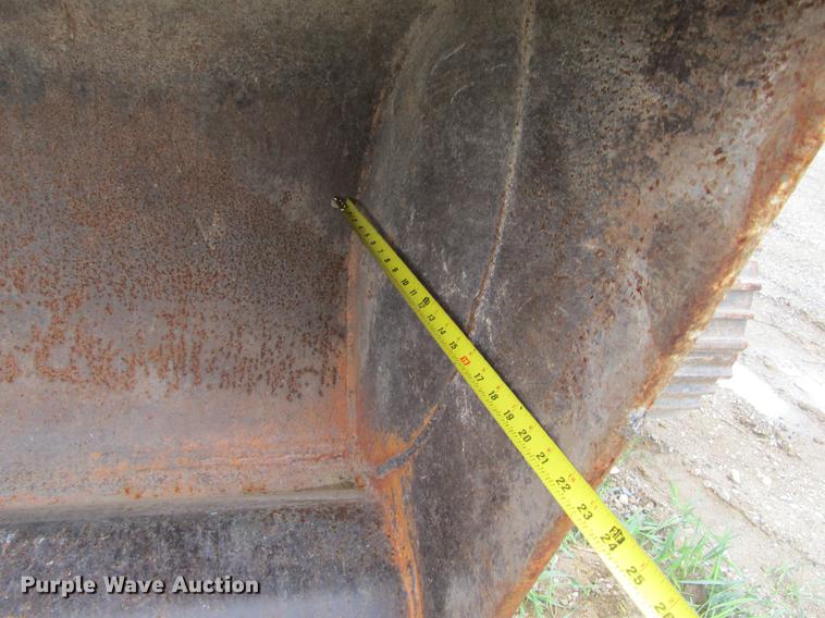 image for item DF3784 2001 Case CX240 long reach excavator