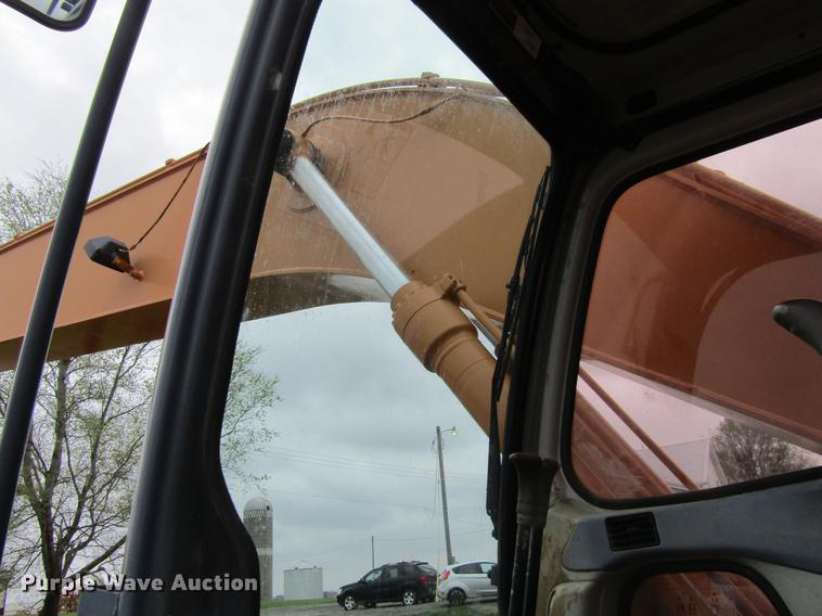 image for item DF3784 2001 Case CX240 long reach excavator