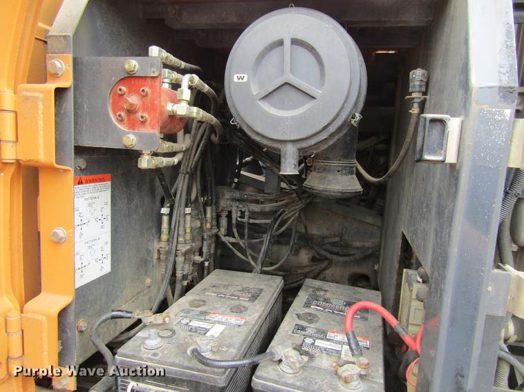 image for item DF3784 2001 Case CX240 long reach excavator