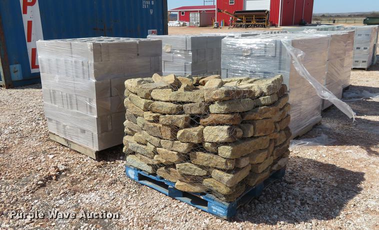 image for item DI9955 (522) 8" x 8" x 16" CMU blocks