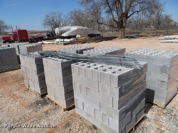 image for item DI9955 (522) 8" x 8" x 16" CMU blocks